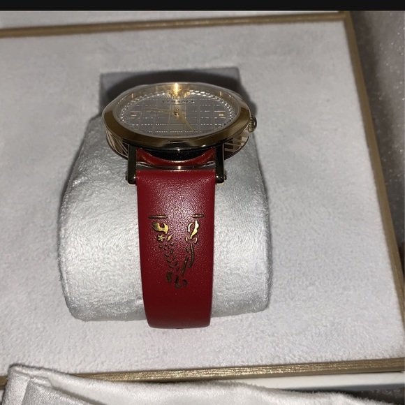 Versace watch - Picture 3 of 7